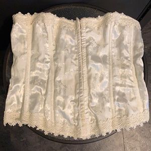 Women’s Intimate Attitudes Cream Tapestry & Venice Corset- Size 42 C